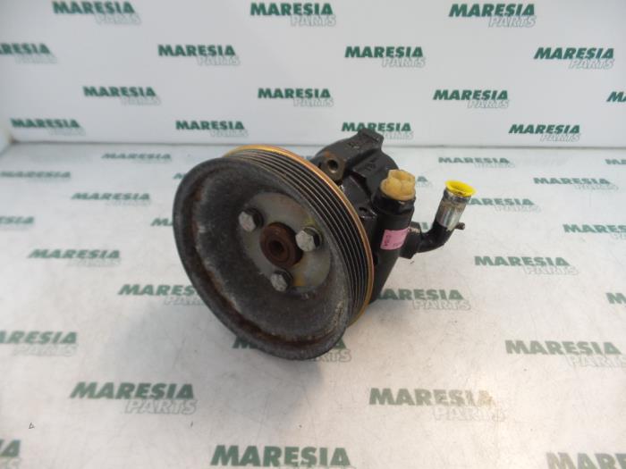 Gebruikte Servopomp Alfa Romeo 156 (932) 1.6 Twin Spark 16V Prijs € 50,00 Margeregeling aangeboden door Maresia Parts
