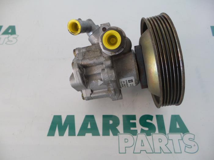 Gebruikte Servopomp Alfa Romeo 146 (930B) 1.6 Twin Spark 16V Prijs € 50,00 Margeregeling aangeboden door Maresia Parts