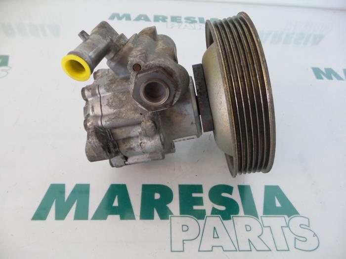 Gebruikte Servopomp Alfa Romeo 146 (930B) 1.6 Twin Spark 16V Prijs € 50,00 Margeregeling aangeboden door Maresia Parts