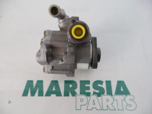 Gebruikte Pomp Servo Alfa Romeo 146 (930B) 1.6 Twin Spark 16V Prijs € 50,00 Margeregeling aangeboden door Maresia Parts