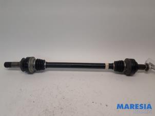 Gebruikte Aandrijfas rechts-achter Alfa Romeo Stelvio (949) 2.0 T 16V Q4 Prijs € 155,00 Margeregeling aangeboden door Maresia Parts