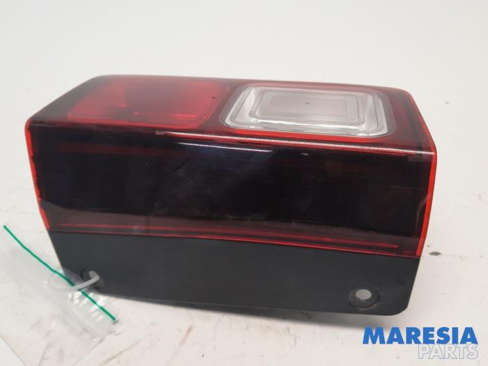 RENAULT Trafic 3 generation (2014-2023) Right Side Tailgate Taillight 265548758R 25175102