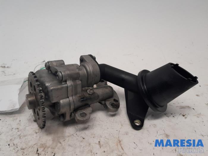 Oliepomp van een Citroën Jumper (U9) 2.2 HDi 130 2016