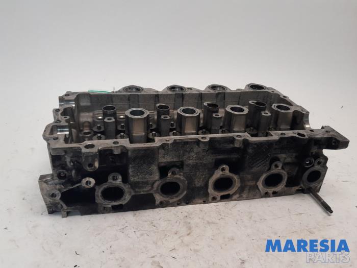 Gebruikte Cilinderkop Peugeot 308 (4A/C) 1.6 HDiF 16V Prijs € 149,99 Margeregeling aangeboden door Maresia Parts