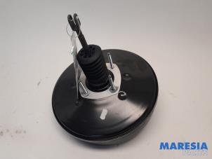 Gebruikte Rembooster Renault Trafic (1FL/2FL/3FL/4FL) 1.6 dCi 95 Prijs € 127,05 Inclusief btw aangeboden door Maresia Parts