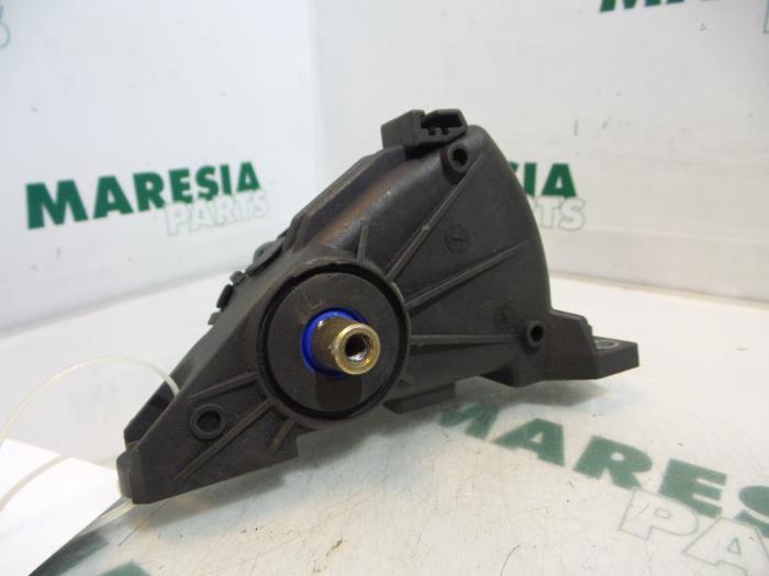 Gebruikte Sensor Gaspedaalpositie Renault Laguna II Grandtour (KG) 1.8 16V Prijs € 30,00 Margeregeling aangeboden door Maresia Parts