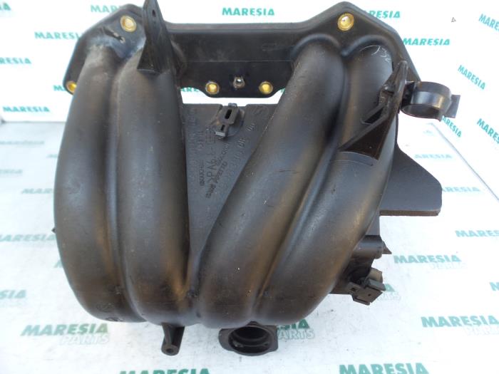 Gebruikte Inlaatspruitstuk Peugeot 206 (2A/C/H/J/S) 1.4 XR,XS,XT,Gentry Prijs € 40,00 Margeregeling aangeboden door Maresia Parts