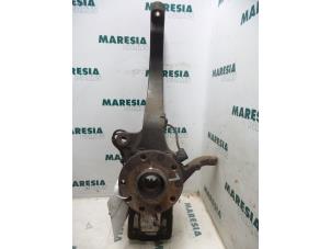 Gebruikte Asschenkel links-voor Alfa Romeo 166 2.0 Twin Spark 16V Prijs € 75,00 Margeregeling aangeboden door Maresia Parts