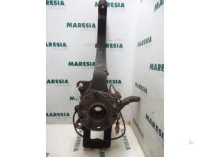 Gebruikte Asschenkel links-voor Alfa Romeo 166 3.0 V6 24V Prijs € 75,00 Margeregeling aangeboden door Maresia Parts