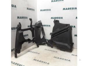 Gebruikte Distributiedeksel Renault Laguna II (BG) 1.8 16V Prijs € 20,00 Margeregeling aangeboden door Maresia Parts