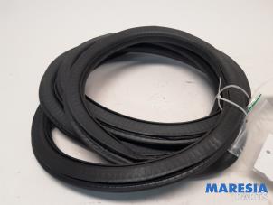 Gebruikte Deurrubber 4Deurs links-achter Alfa Romeo Stelvio (949) 2.0 T 16V Q4 Prijs € 40,00 Margeregeling aangeboden door Maresia Parts