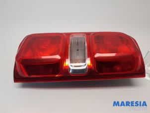 Gebruikte Achterlicht rechts Peugeot Expert (VA/VB/VE/VF/VY) 1.6 Blue HDi 95 16V Prijs € 119,79 Inclusief btw aangeboden door Maresia Parts