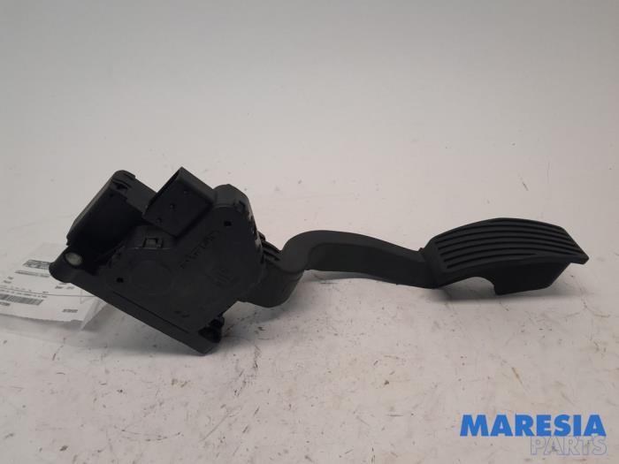 Gebruikte Gaspedaalpositie Sensor Fiat Punto III (199) 1.3 JTD Multijet 85 16V Prijs € 15,00 Margeregeling aangeboden door Maresia Parts