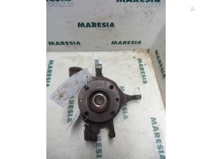 Gebruikte Fusee links-voor Alfa Romeo 155 Prijs € 35,00 Margeregeling aangeboden door Maresia Parts