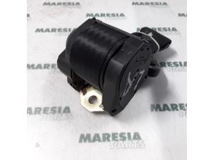 Gebruikte Veiligheidsgordel links-achter Alfa Romeo 146 (930B) 1.6 Twin Spark 16V Prijs € 25,00 Margeregeling aangeboden door Maresia Parts