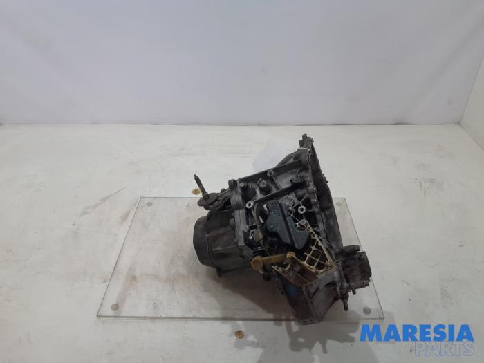 Gebruikte Versnellingsbak Peugeot 307 CC (3B) 2.0 16V Prijs € 449,00 Margeregeling aangeboden door Maresia Parts