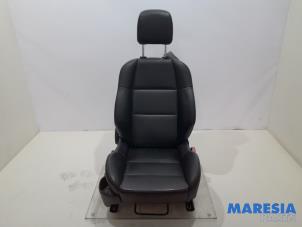 Gebruikte Voorstoel rechts Peugeot 307 CC (3B) 2.0 16V Prijs € 125,00 Margeregeling aangeboden door Maresia Parts