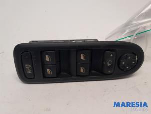 Gebruikte Schakelblok ruiten Citroen C5 III Tourer (RW) 2.0 16V Prijs € 50,00 Margeregeling aangeboden door Maresia Parts