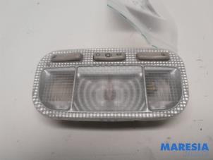 Gebruikte Binnenverlichting voor Citroen C5 III Tourer (RW) 2.0 16V Prijs € 15,00 Margeregeling aangeboden door Maresia Parts