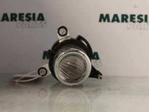 Gebruikte Mistlamp links-voor Alfa Romeo 147 (937) 1.6 Twin Spark 16V Prijs € 25,00 Margeregeling aangeboden door Maresia Parts