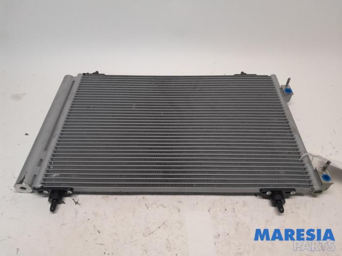Gebruikte Airco Condensor Peugeot 307 CC (3B) 2.0 16V Prijs € 35,00 Margeregeling aangeboden door Maresia Parts