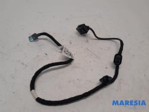 Gebruikte USB stekker Peugeot 308 SW (L4/L9/LC/LJ/LR) 1.6 HDi 92 16V Prijs € 17,50 Margeregeling aangeboden door Maresia Parts