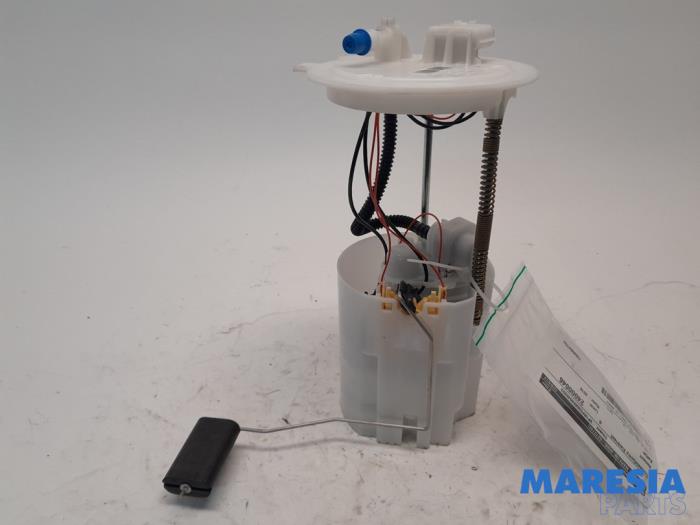 Gebruikte Tank element Pomp Renault Kadjar (RFEH) 1.6 TCE 165 Prijs € 75,00 Margeregeling aangeboden door Maresia Parts