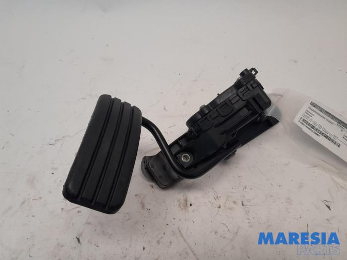 Gebruikte Sensor Gaspedaalpositie Renault Espace (JK) 2.0 dCi 16V 175 FAP Prijs € 29,99 Margeregeling aangeboden door Maresia Parts