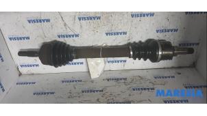 Gebruikte Aandrijfas links-voor Peugeot 206 (2A/C/H/J/S) 1.4 XR,XS,XT,Gentry Prijs € 40,00 Margeregeling aangeboden door Maresia Parts