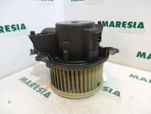Gebruikte Kachel Ventilatiemotor Fiat Doblo Cargo (223) 1.9 D Prijs € 25,00 Margeregeling aangeboden door Maresia Parts
