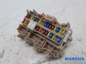 Gebruikte Zekeringkast Renault Kadjar (RFEH) 1.6 TCE 165 Prijs € 75,00 Margeregeling aangeboden door Maresia Parts