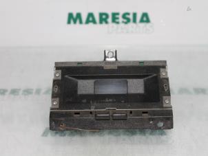 Gebruikte Display Interieur Renault Laguna I (B56) 1.8 RN,RT Prijs € 15,00 Margeregeling aangeboden door Maresia Parts