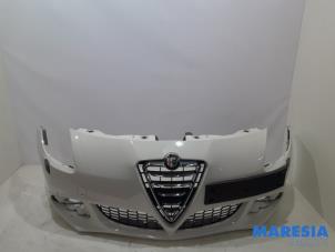 Gebruikte Voorbumper Alfa Romeo Giulietta (940) 1.75 TBI 16V QV Prijs € 400,00 Margeregeling aangeboden door Maresia Parts