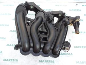 Gebruikte Inlaatspruitstuk Fiat Punto II (188) 1.2 60 S 3-Drs. Prijs € 50,00 Margeregeling aangeboden door Maresia Parts