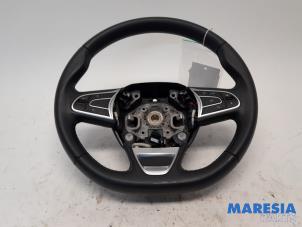 Gebruikte Stuurwiel Renault Kadjar (RFEH) 1.6 TCE 165 Prijs € 149,00 Margeregeling aangeboden door Maresia Parts