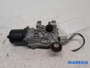 Gebruikte Ruitenwissermotor voor Renault Kadjar (RFEH) 1.6 TCE 165 Prijs € 73,49 Margeregeling aangeboden door Maresia Parts