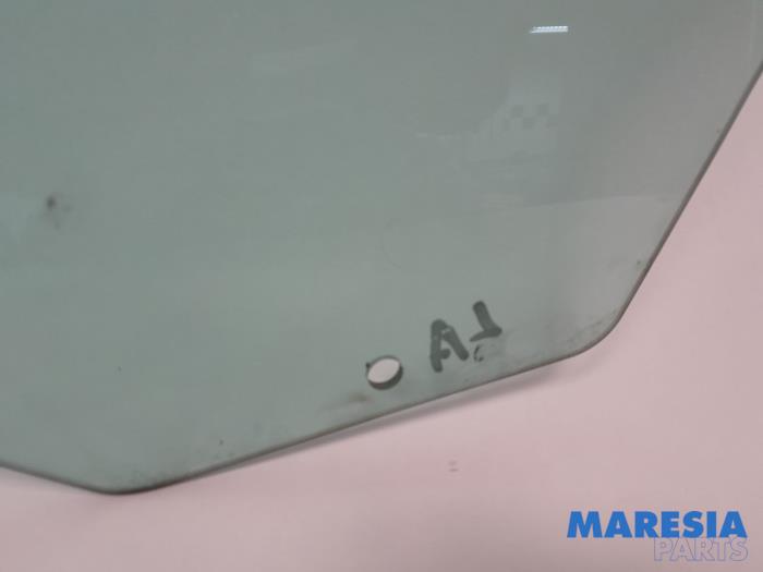 ALFA ROMEO Giulietta 940 (2010-2020) Galinių kairių durų stiklas 50529957 24591148