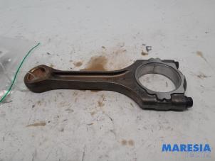 Gebruikte Drijfstang Alfa Romeo Giulia (952) 2.0 T 16V Veloce Q4 Prijs € 85,00 Margeregeling aangeboden door Maresia Parts