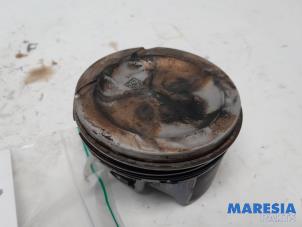 Gebruikte Zuiger Alfa Romeo Giulia (952) 2.0 T 16V Veloce Q4 Prijs € 35,00 Margeregeling aangeboden door Maresia Parts