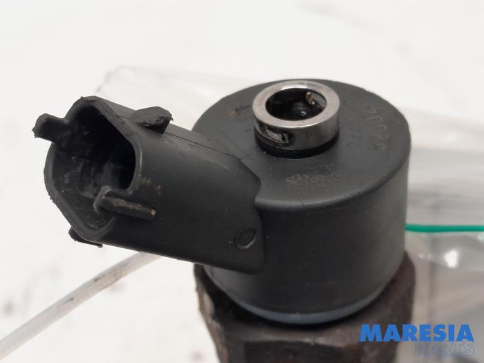 Gebruikte Verstuiver (diesel) Renault Scénic II (JM) 1.9 dCi 130 Prijs € 105,00 Margeregeling aangeboden door Maresia Parts