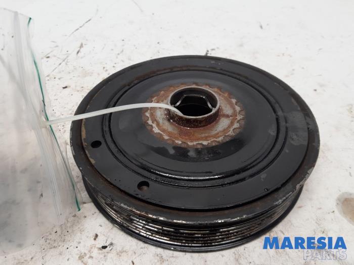 Gebruikte Poelie Krukas Renault Scénic II (JM) 1.9 dCi 130 Prijs € 50,00 Margeregeling aangeboden door Maresia Parts