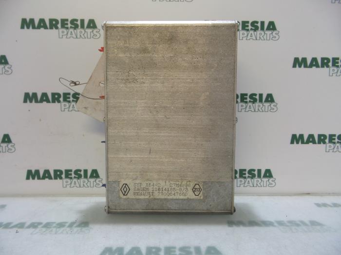 Gebruikte Computer Diversen Renault Safrane II 2.5 20V RXE,RXT Prijs € 65,00 Margeregeling aangeboden door Maresia Parts