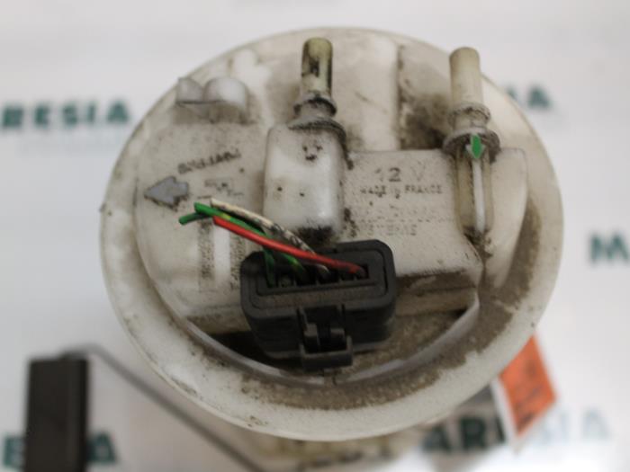 Gebruikte Tank element Pomp Peugeot 206 (2A/C/H/J/S) 1.4 XR,XS,XT,Gentry Prijs € 35,00 Margeregeling aangeboden door Maresia Parts
