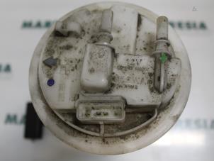 Gebruikte Tank element Pomp Peugeot 206 CC (2D) 2.0 16V Prijs € 35,00 Margeregeling aangeboden door Maresia Parts
