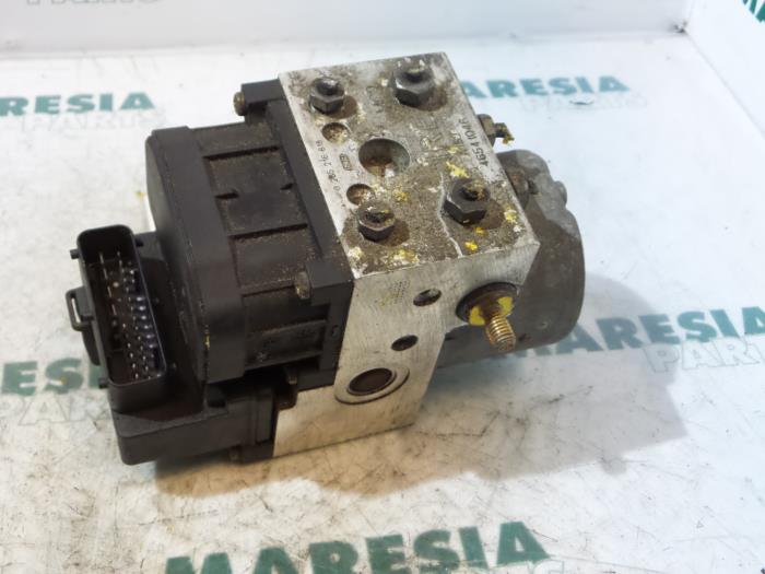 Gebruikte ABS Pomp Fiat Punto II (188) 1.2 16V 3-Drs. Prijs € 40,00 Margeregeling aangeboden door Maresia Parts
