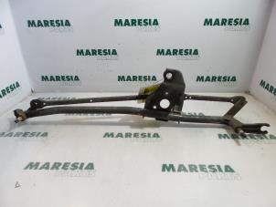 Gebruikte Ruitenwis Mechaniek Fiat Bravo (182A) 1.4 S,SX 12V Prijs € 35,00 Margeregeling aangeboden door Maresia Parts