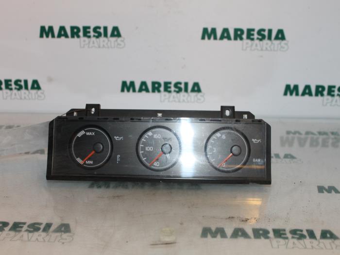 Gebruikte Display Interieur Renault Clio (B/C57/357/557/577) 1.8 GT 16V Kat. Prijs € 25,00 Margeregeling aangeboden door Maresia Parts