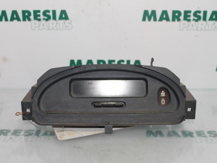 Gebruikte Display Interieur Renault Clio II (BB/CB) 1.6 16V Prijs € 15,00 Margeregeling aangeboden door Maresia Parts