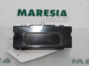 Gebruikte Display Interieur Renault Clio II (BB/CB) 1.6 16V Prijs € 15,00 Margeregeling aangeboden door Maresia Parts