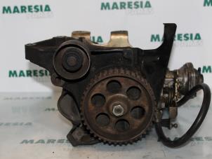 Gebruikte Brandstofpomp Mechanisch Renault Safrane Prijs € 105,00 Margeregeling aangeboden door Maresia Parts